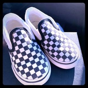 VAN’s toddler slip on checkered size 8.0